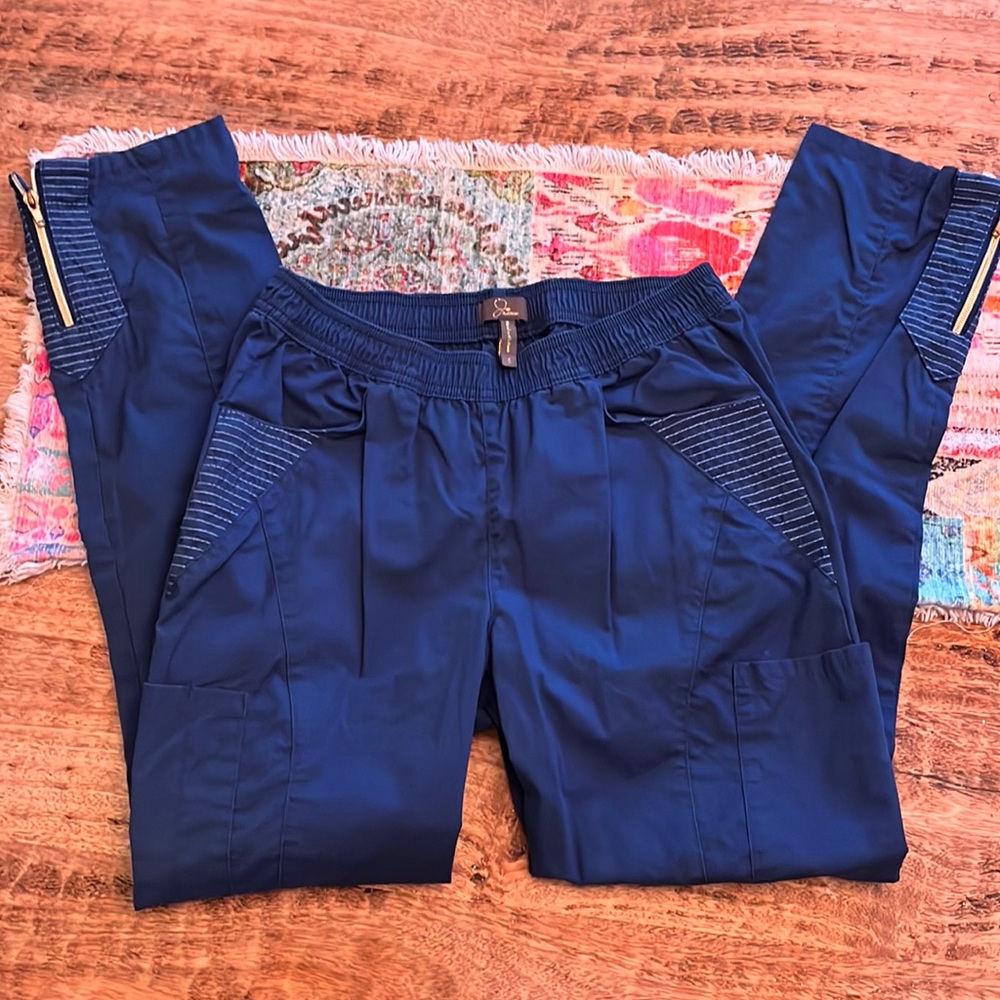 Jaanuu Shanti Navy scrub bottoms size Sm